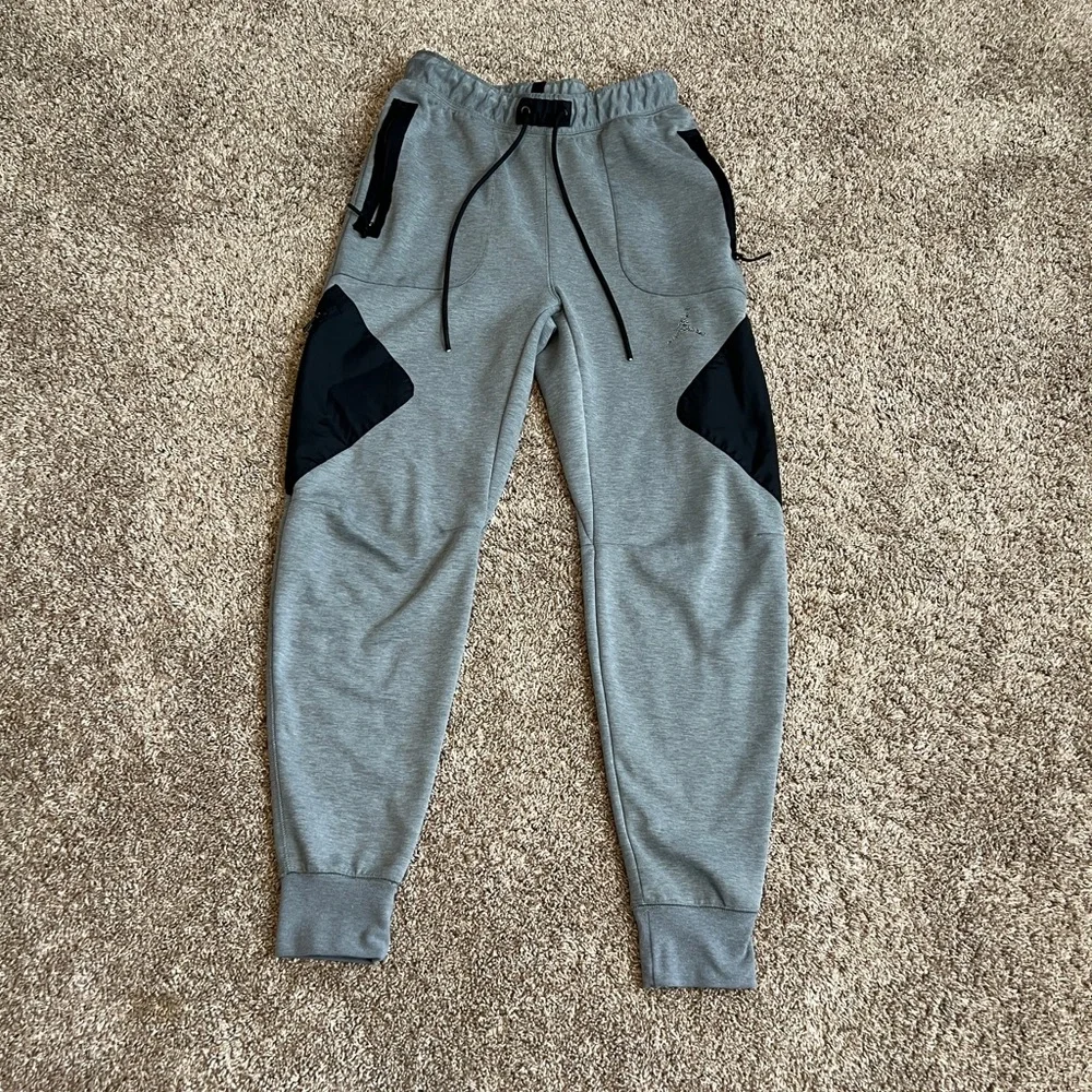 Air Jordan Grey Black Dri-Fit Statement Jogger Sweatpants Small Slim Fit Active